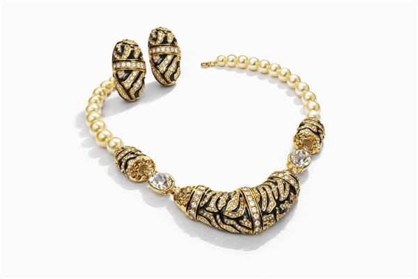 Yoko Kaplan Desenli Gold İnci Detaylı Kolye Küpe Set